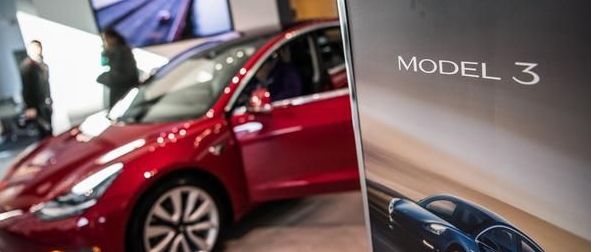 特斯拉狂奔:运送第二批Model 3的货船抵达上海港