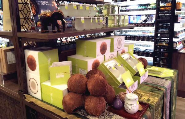 做关于椰子的一切，「BOONBOON」想让健康食品有趣又美味