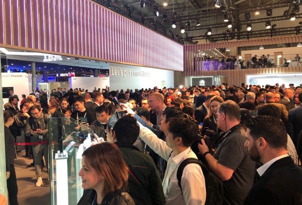 焦点分析 | 沸腾的5G：华为三星们嗨了，用户却还没来