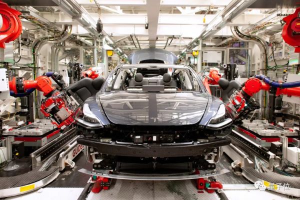 马斯克激进冰冷,特斯拉犹如邪教,但我在这里工作却超级满足、热血沸腾