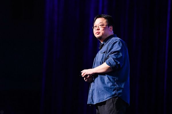 尴尬!罗永浩站台微商大会:出场费5万?