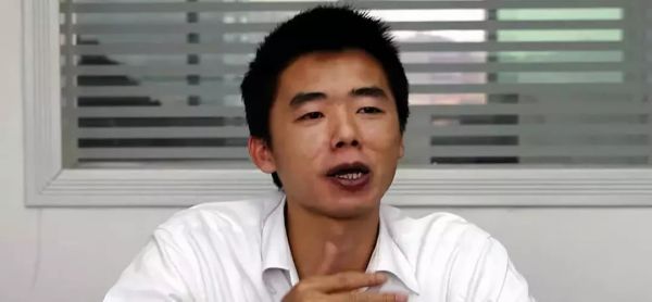 怼友商、拆自家台,搞垮魅族的是谁?