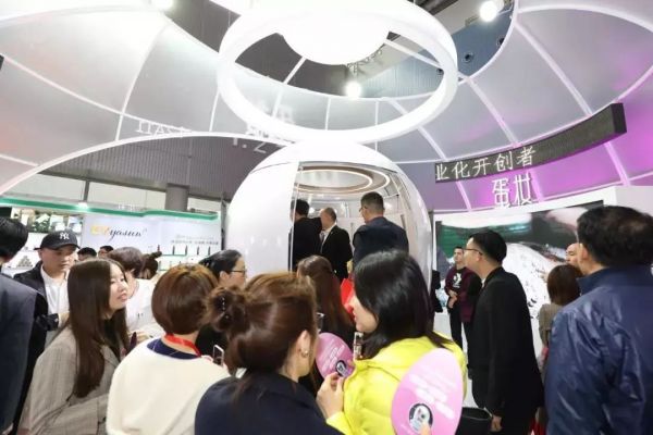 乐高推全球首家黑科技旗舰店；肯德基开了家“创新实验室” | 一周消费新闻Vol.26