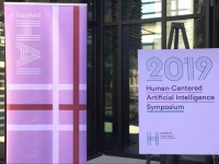 把人文精神带入AI，李飞飞和比尔·盖茨今天在斯坦福都讲了什么