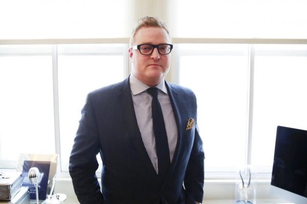 谁把贝索斯裸照卖小报?他情人的哥哥,赚了20万美元