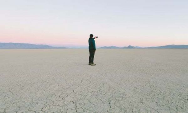 “自我”的消逝:十五年来,Facebook是如何改变人类生活的?