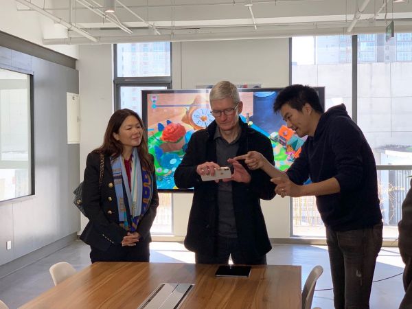 最前线 | 跟随库克走进一家在线教育公司,我们聊到了这些内容