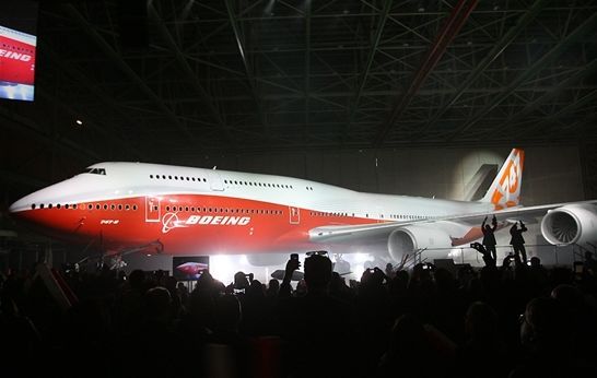 百年波音：极致辉煌与一朝失格