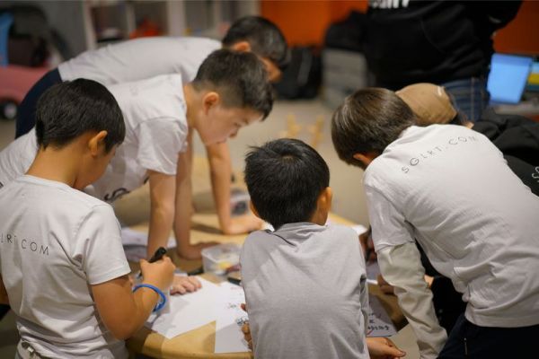 无人机市场下沉至青少年,教育品牌「SGLRT星奇实验室」培养青少年小飞手