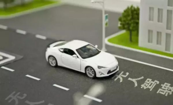 打车第一股Lyft今晚上市,Uber将走向何方?