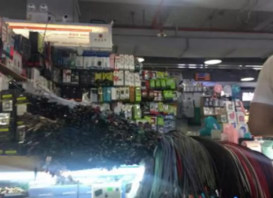 苹果扇蝴蝶翅膀,华强北报“强风”预警