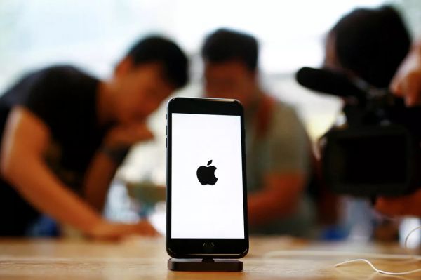 中国留学生用假 iPhone 骗了苹果 600 万，背后是几十亿的售后灰色产业链