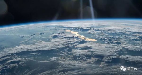 29岁MIT博士小姐姐努力6年、处理半吨硬盘数据,“洗”出人类第一张黑洞照片