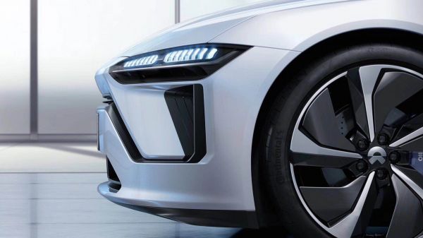 最前线 | SUV之后,蔚来、小鹏发布了纯电动的轿车