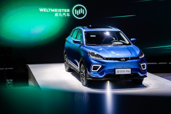 最前线 | SUV之后,蔚来、小鹏发布了纯电动的轿车