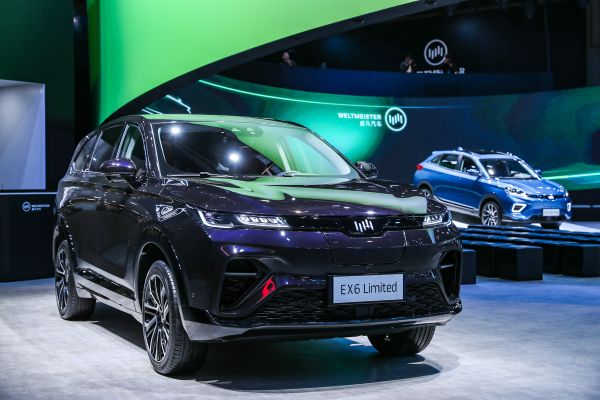 最前线 | SUV之后,蔚来、小鹏发布了纯电动的轿车