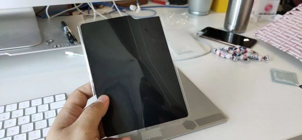 三星Fold折叠屏故障频发,真相让爱撕机膜人崩溃
