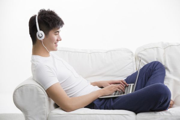 刚上市即暴涨的Zoom,凭啥区块链圈爱用?