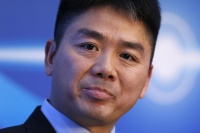 刘强东视频真实性存疑，警方回应：从未公开任何视频