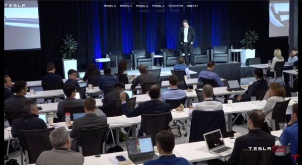 马斯克“独孤求败”的自动驾驶路径,与特斯拉的“无人出租车”