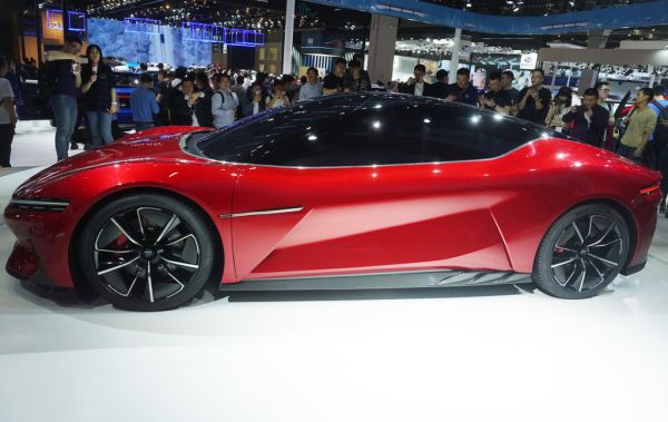 少数派的未来猜想 | 向燃油车告别？你的车想越来越懂你