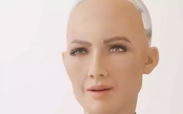 为什么越像人的自然语言交互工具,越容易让人失望?