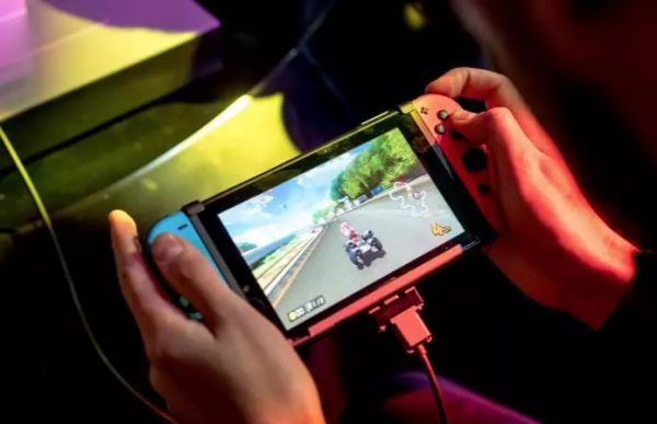 Switch转正,“任饭”为何喜忧参半