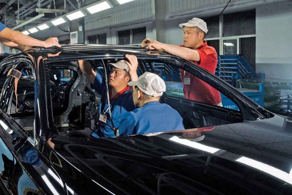 比亚迪的电动汽车巨头之路,与特斯拉完全不同