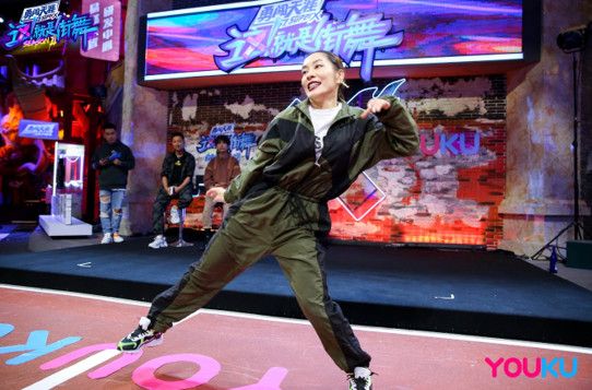 9点1氪 | Uber开盘破发收跌7.62%;京东Q1财报发布后股价大涨;陌陌动态功能下线一个月整改