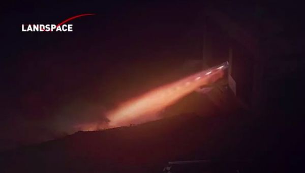 「蓝箭航天」“天鹊”点火,国内首台80吨液氧甲烷发动机试车