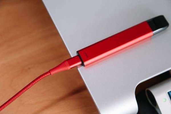 罗永浩挥一挥锤子,不带走一片锤影