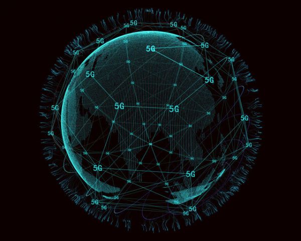 少数派的未来猜想 | 当5G成为数字化抓手，运营商想讲嵌入各行各业的故事