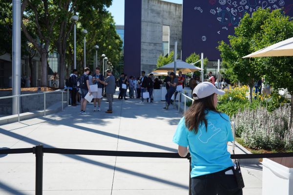 WWDC探营：会场布置完毕，开发者现场领取大礼包