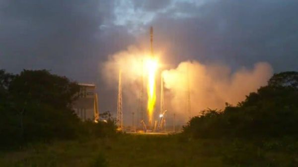 颠覆火箭后,世界首富和“钢铁侠”又发起卫星大战