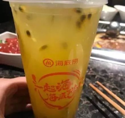 瑞幸咖啡称2021 年底建成万家门店;海底捞也推自有茶饮品牌;晨光文具要卖化妆品 | 一周消费新闻Vol.38