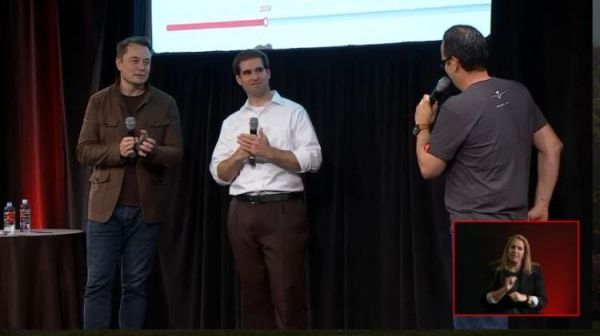 被“拷问”的马斯克:自燃、续航、产能,都不是问题