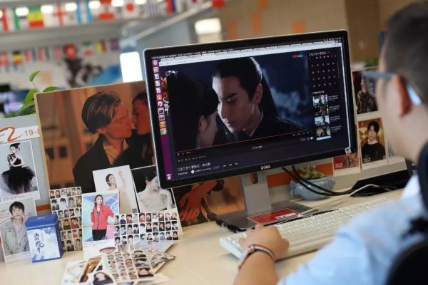 AI 为了能让你畅快地看“吻戏”，也是操碎了心