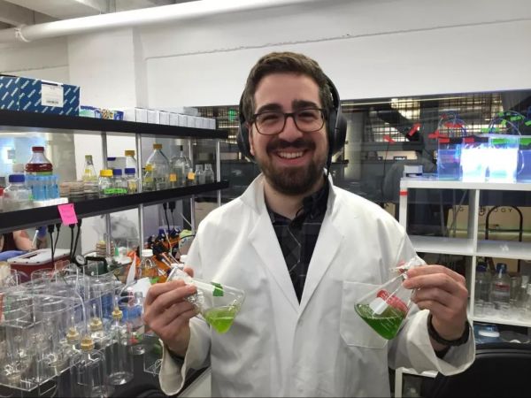 把阳光“变成”好吃的鱼？硅谷的神奇生物技术+AI