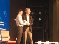 应该庆幸，我们是第一代跟AI一起生活的人类