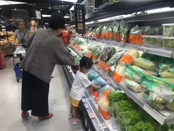 苏宁48亿买下家乐福中国;可口可乐绿雪碧瓶要变透明;3D彩妆打印机Mink面世 | 一周消费新闻Vol.40