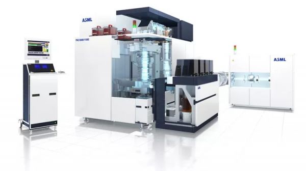 光刻机之战:为什么一台价格可以超过一亿美金?