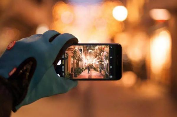 从图文到互动影视:1-5G技术搅动下的娱乐跃进史