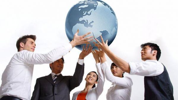 让世界变平的东西也在让世界变崎岖