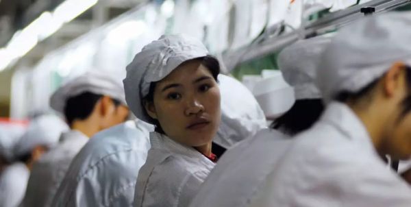 机器人驻场富士康,流水线青年的自救