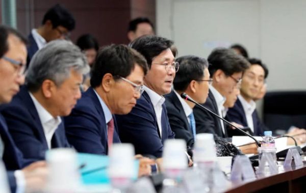 日韩科技战争简史:究竟谁是芯片、半导体、屏幕之王?