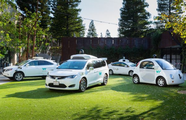 Waymo获准进行载客服务，距离全面商用依然道路漫长