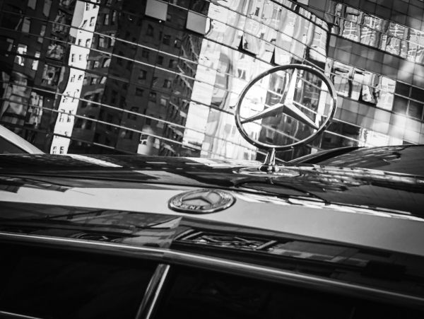 11家企业车企巨头抱团取暖,成立自动驾驶联盟