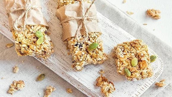 微信小程序可以实现AR效果了;雀巢用区块链进行产品溯源;故宫宫廷和名创优品联名|一周消费新闻Vol.42