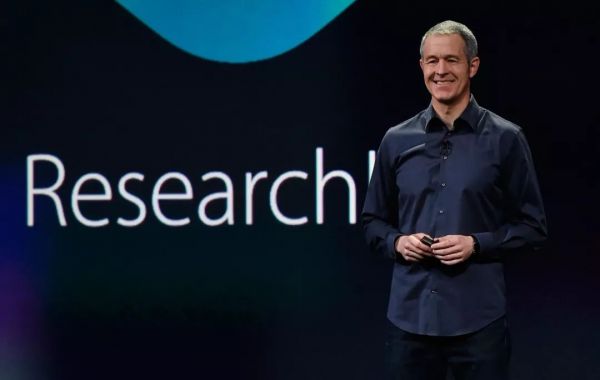 下一代 iPhone 设计的接班人，是“库克背后的库克”