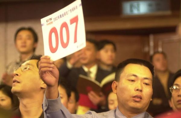 段永平与王东升的交叉路口